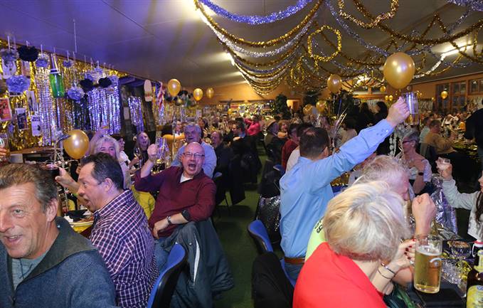 Über 100 feiernde an illegaler silvesterparty in volketswil Silvesterparty - Hotel Wolf in Oberammergau